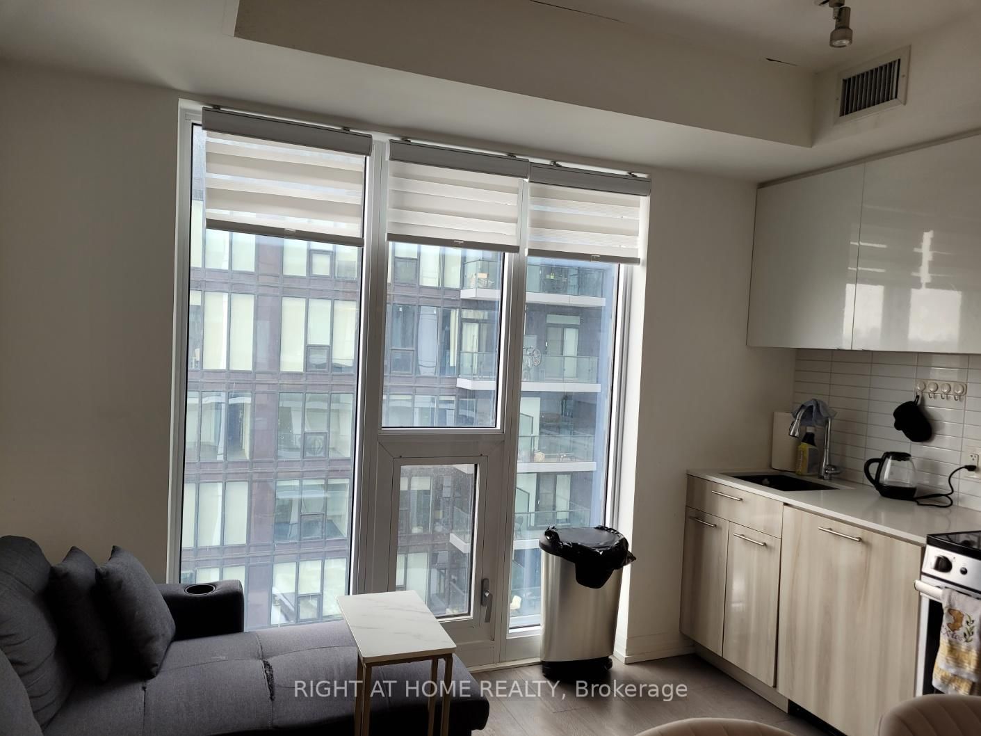 251 Jarvis St, unit 1036 for rent