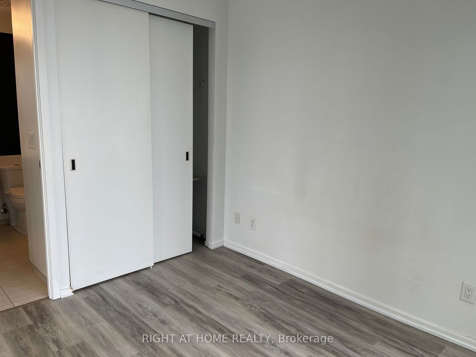 101 Charles St E, unit 3010 for rent