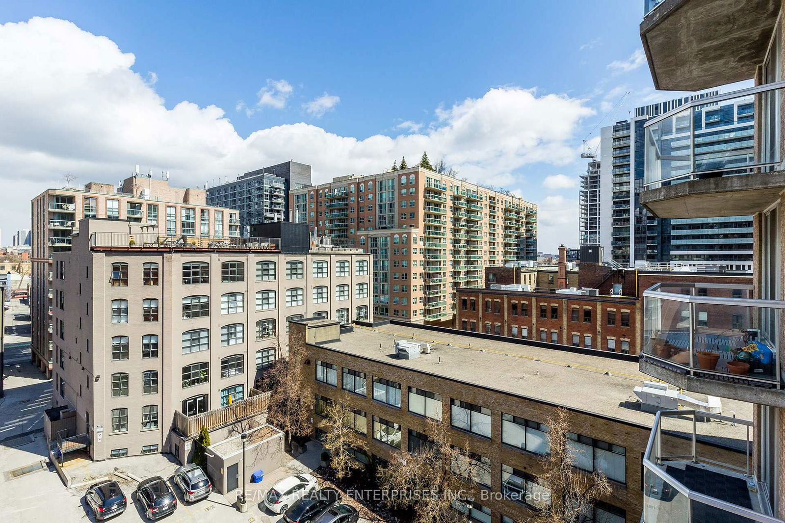 330 Adelaide St E, unit 810 for sale