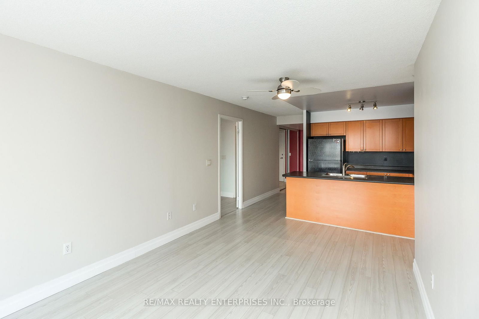 330 Adelaide St E, unit 810 for sale