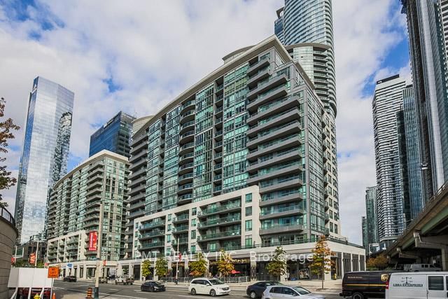 25 Lower Simcoe St, unit #312 for rent