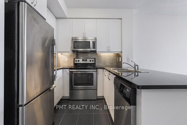 25 Lower Simcoe St, unit #312 for rent