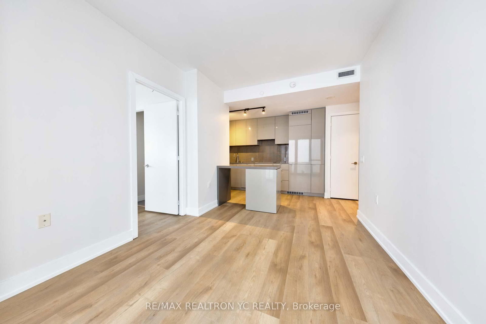 7 Grenville St, unit 4705 for sale