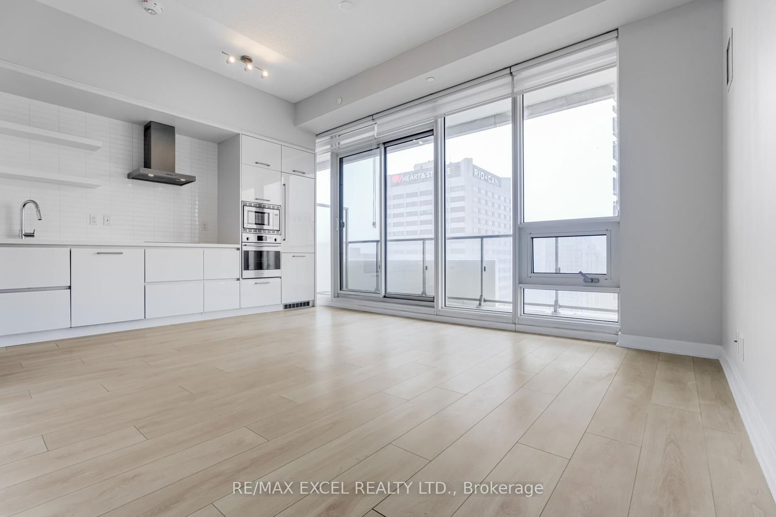 2221 Yonge St, unit 2911 for sale