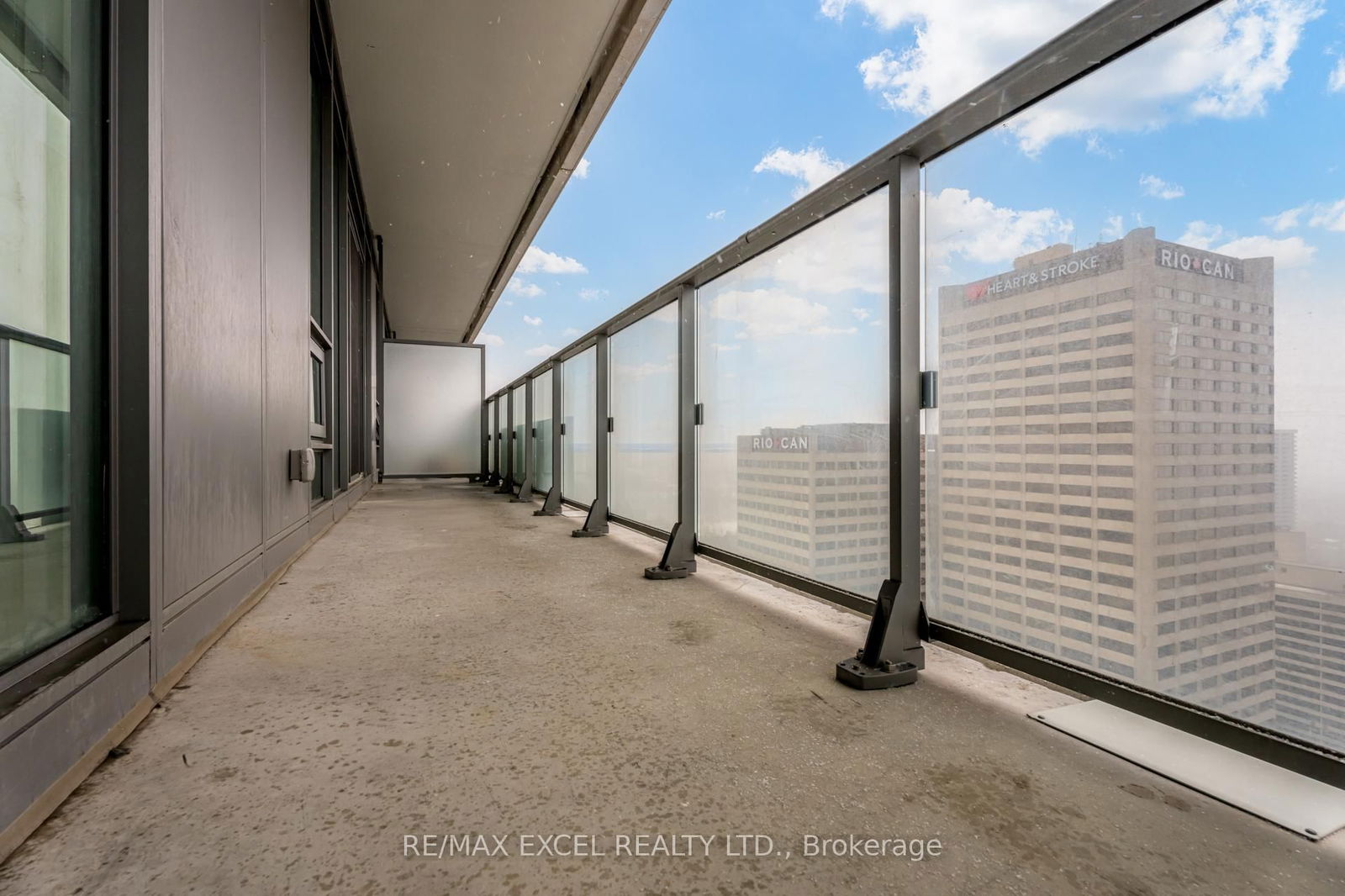 2221 Yonge St, unit 2911 for sale