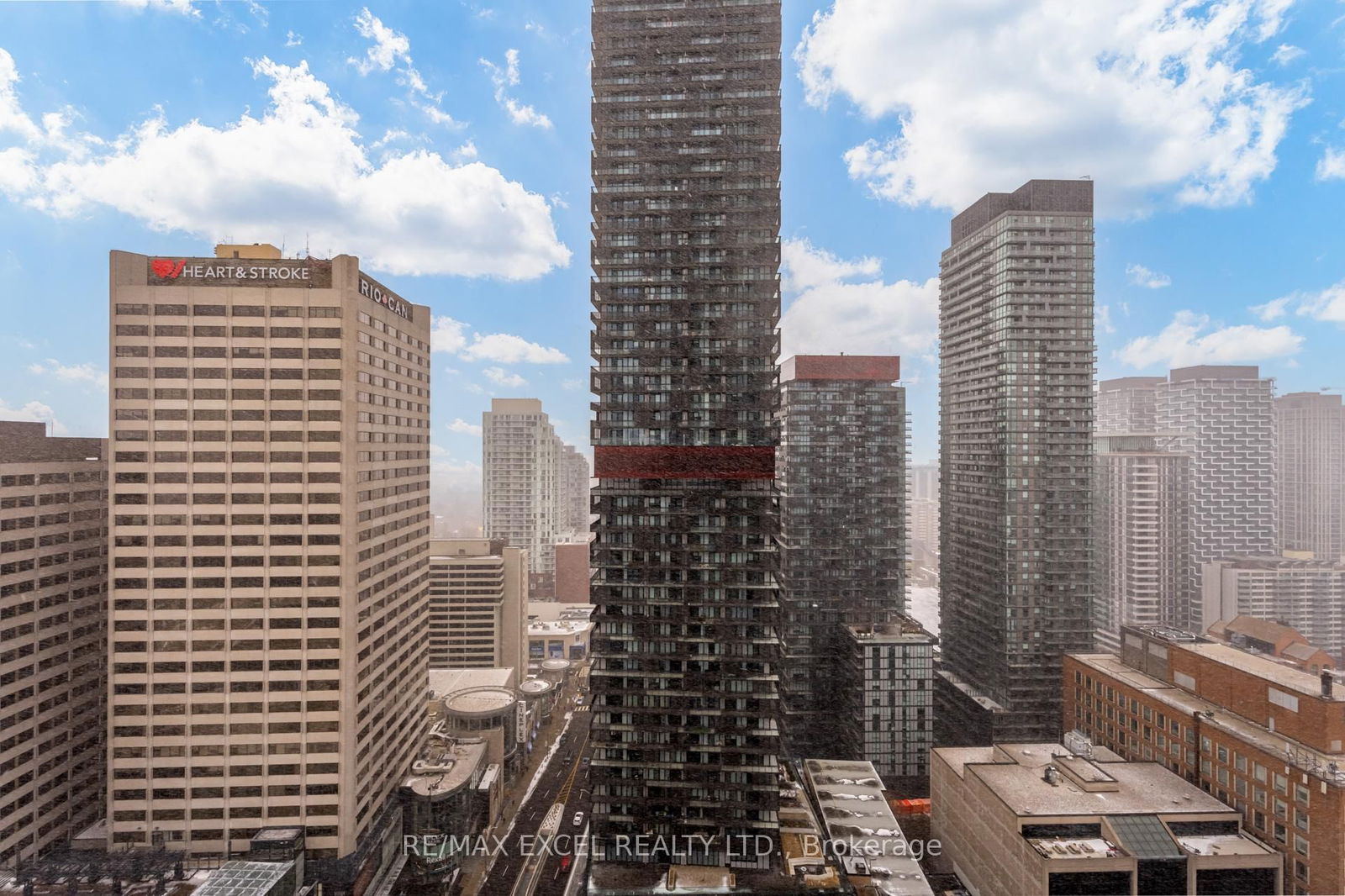 2221 Yonge St, unit 2911 for sale