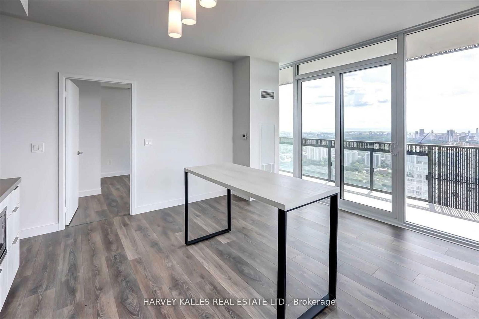 8 Eglinton Ave E, unit 5202 for rent