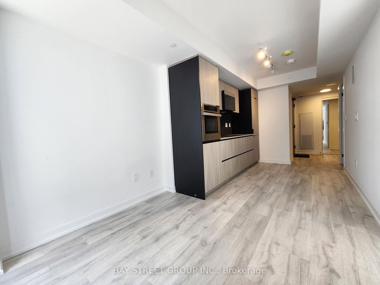 2 Augusta Ave, unit 804 for rent