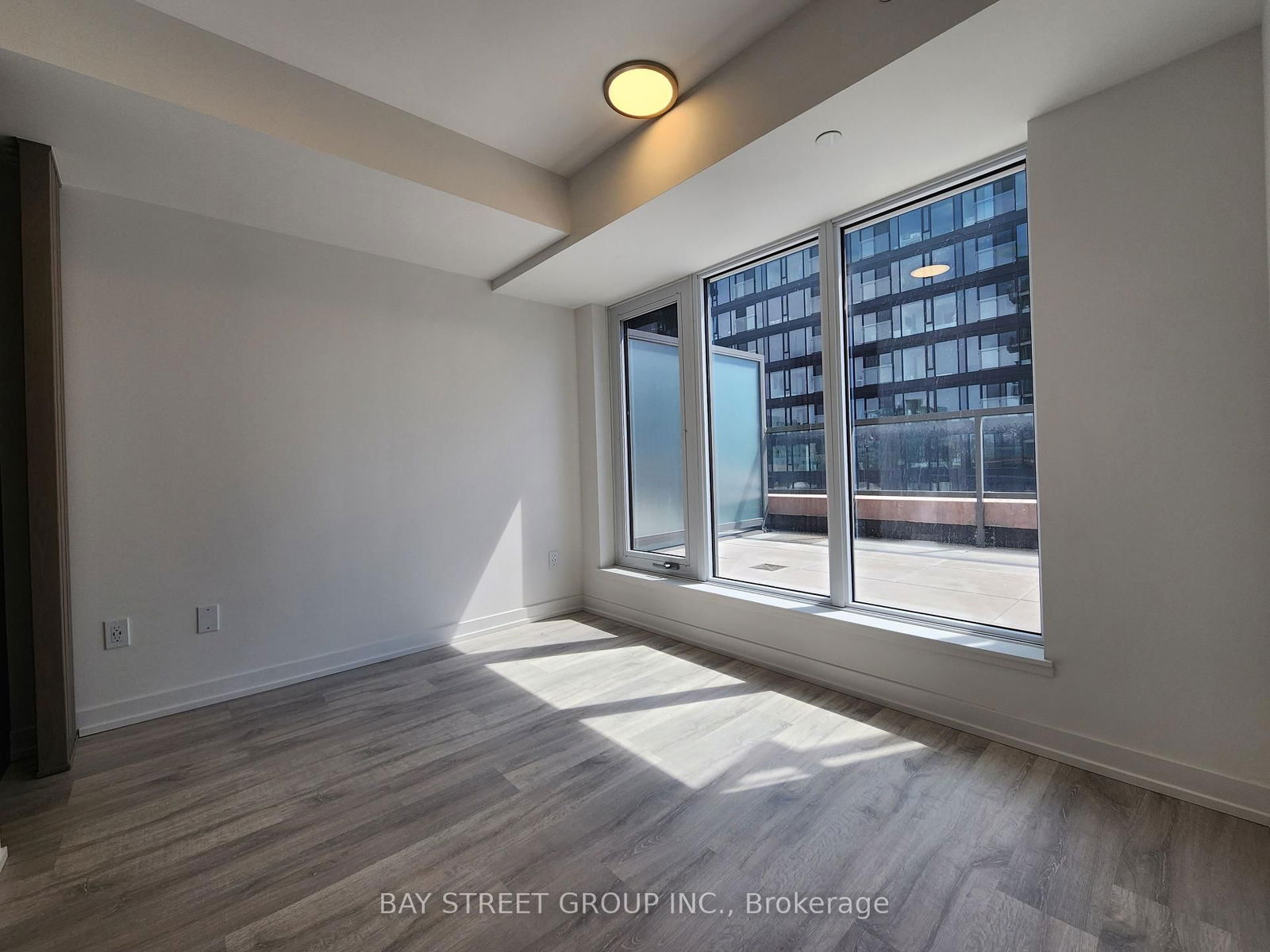 2 Augusta Ave, unit 804 for rent