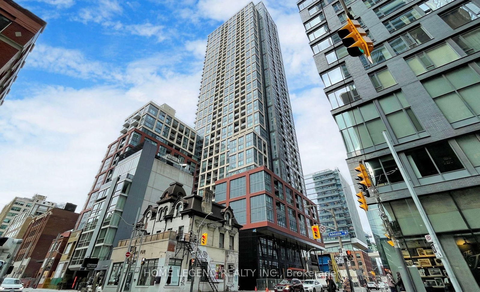 108 Peter St, unit 2701 for rent