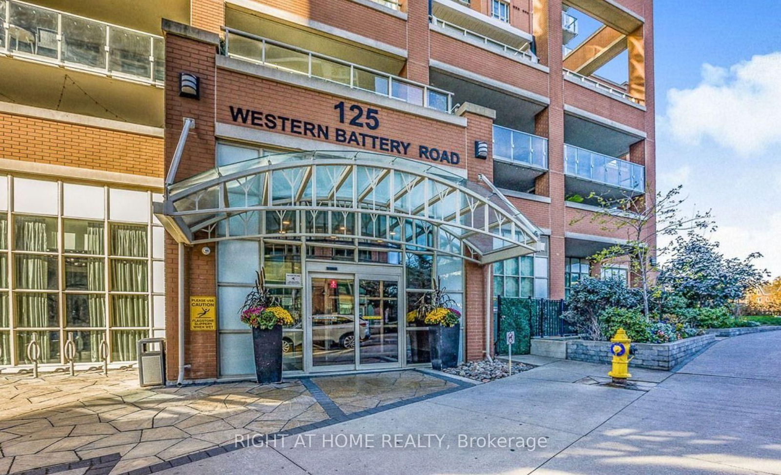 125 Western Battery Rd, unit 2401 for rent