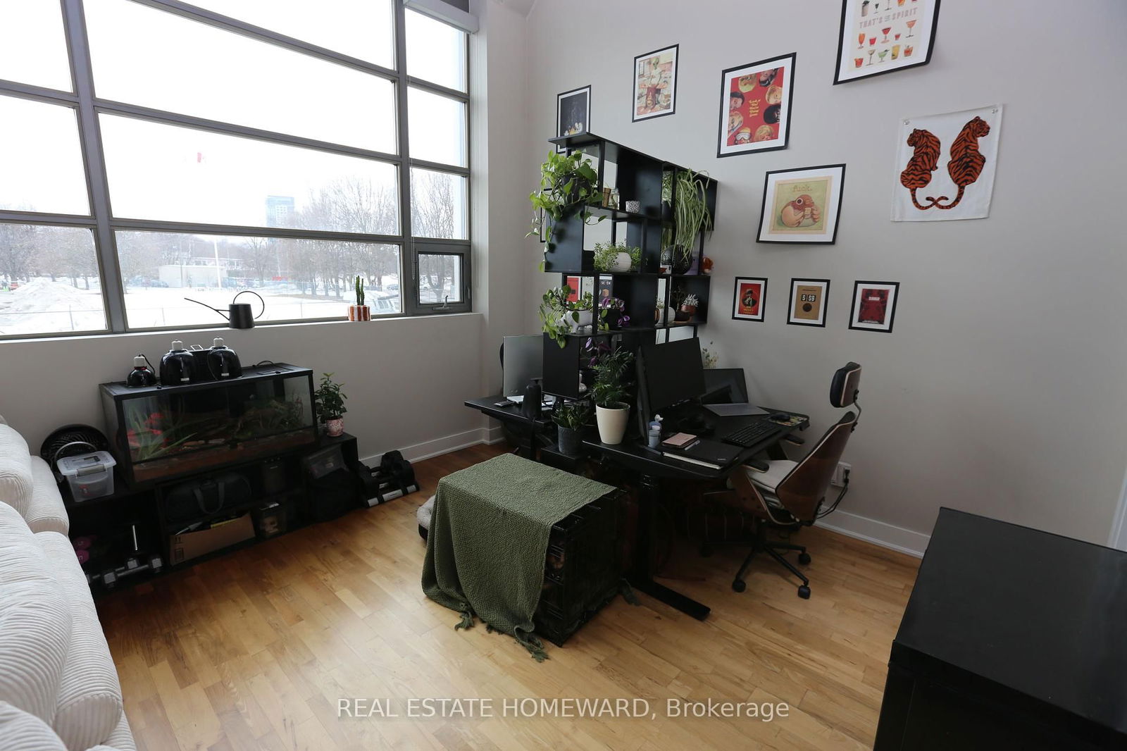 637 Lake Shore Blvd W, unit 104 for rent