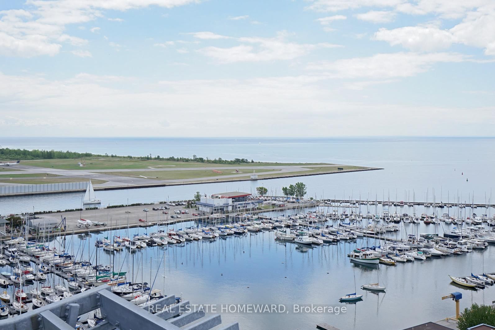 637 Lake Shore Blvd W, unit 104 for rent