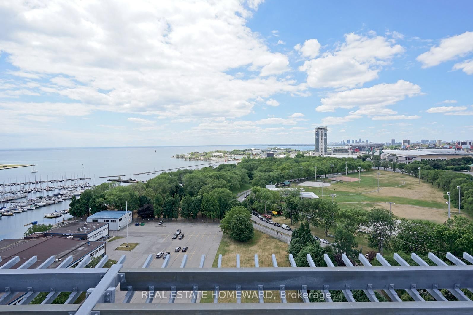 637 Lake Shore Blvd W, unit 104 for rent