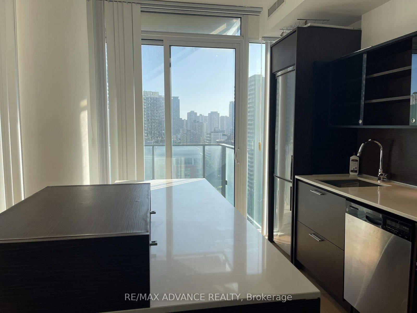 75 St Nicholas St, unit 1408 for rent