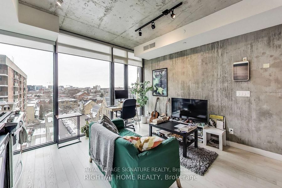 111 Bathurst St, unit 706 for rent