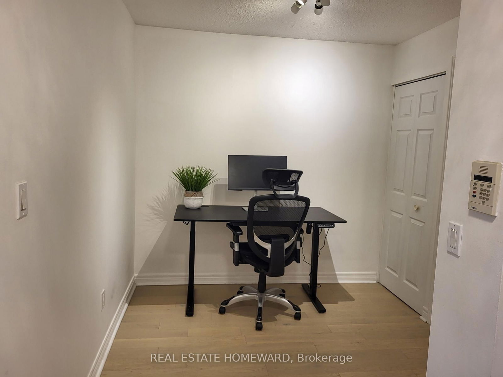 100 Hayden St, unit 910 for rent