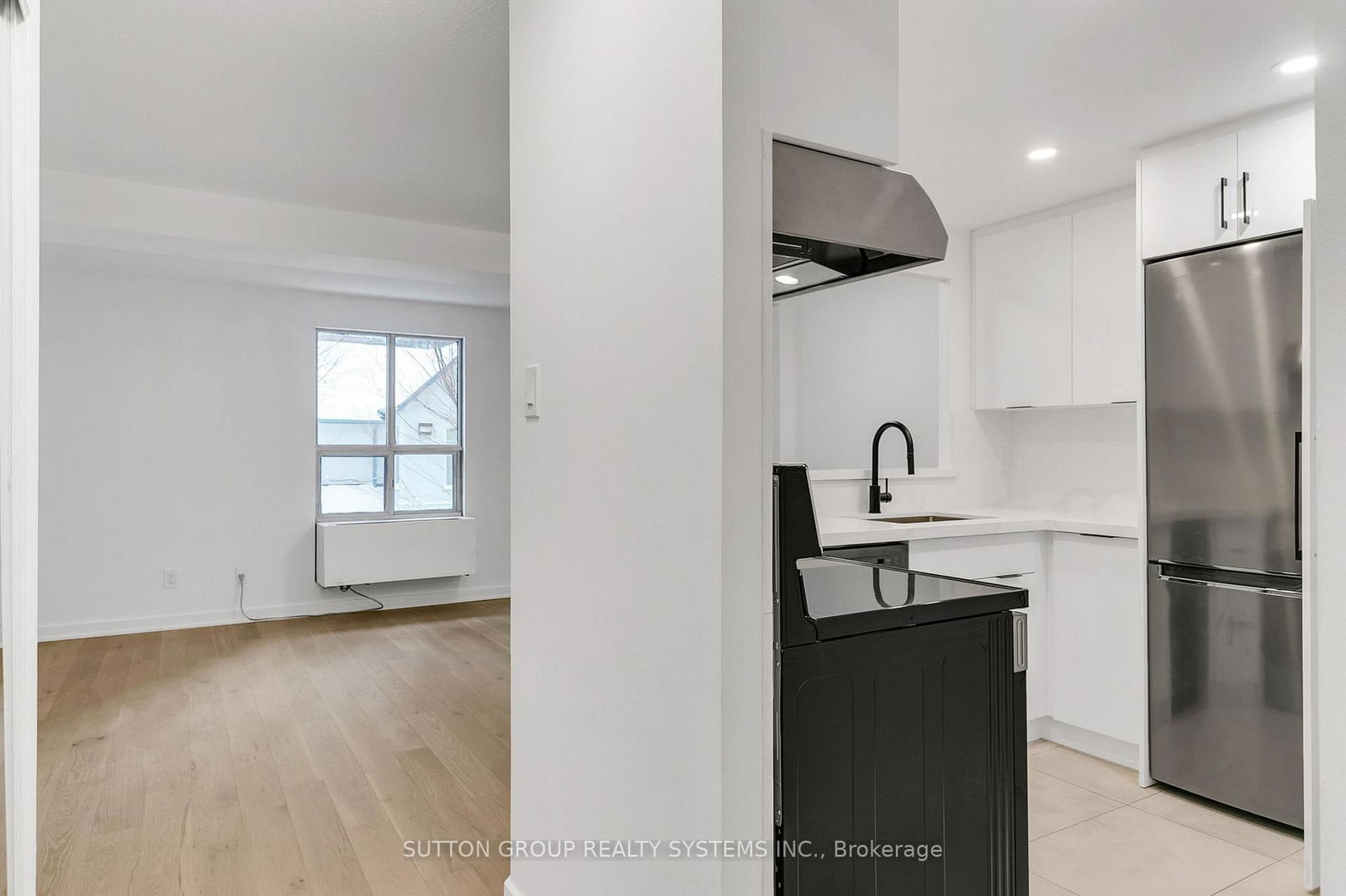 88 Charles St E, unit 205 for rent