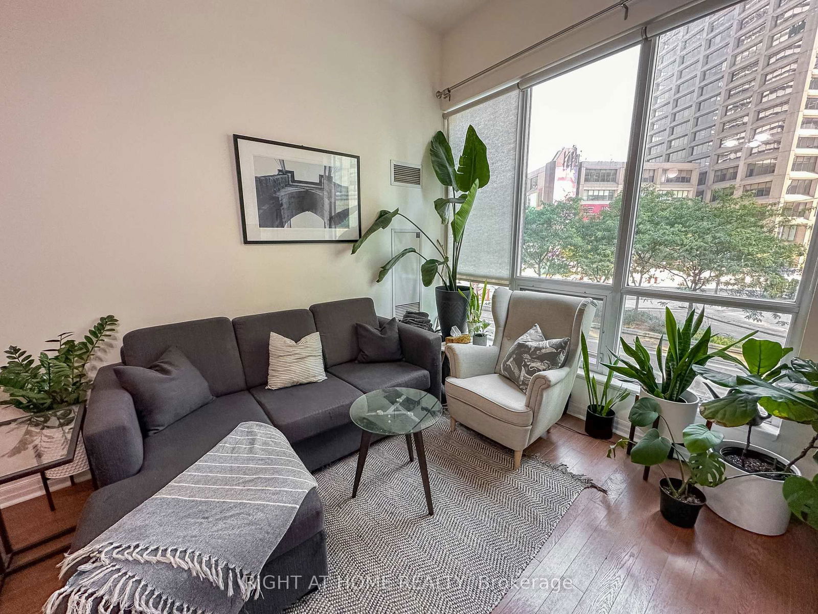 16 Yonge St, unit 210 for rent