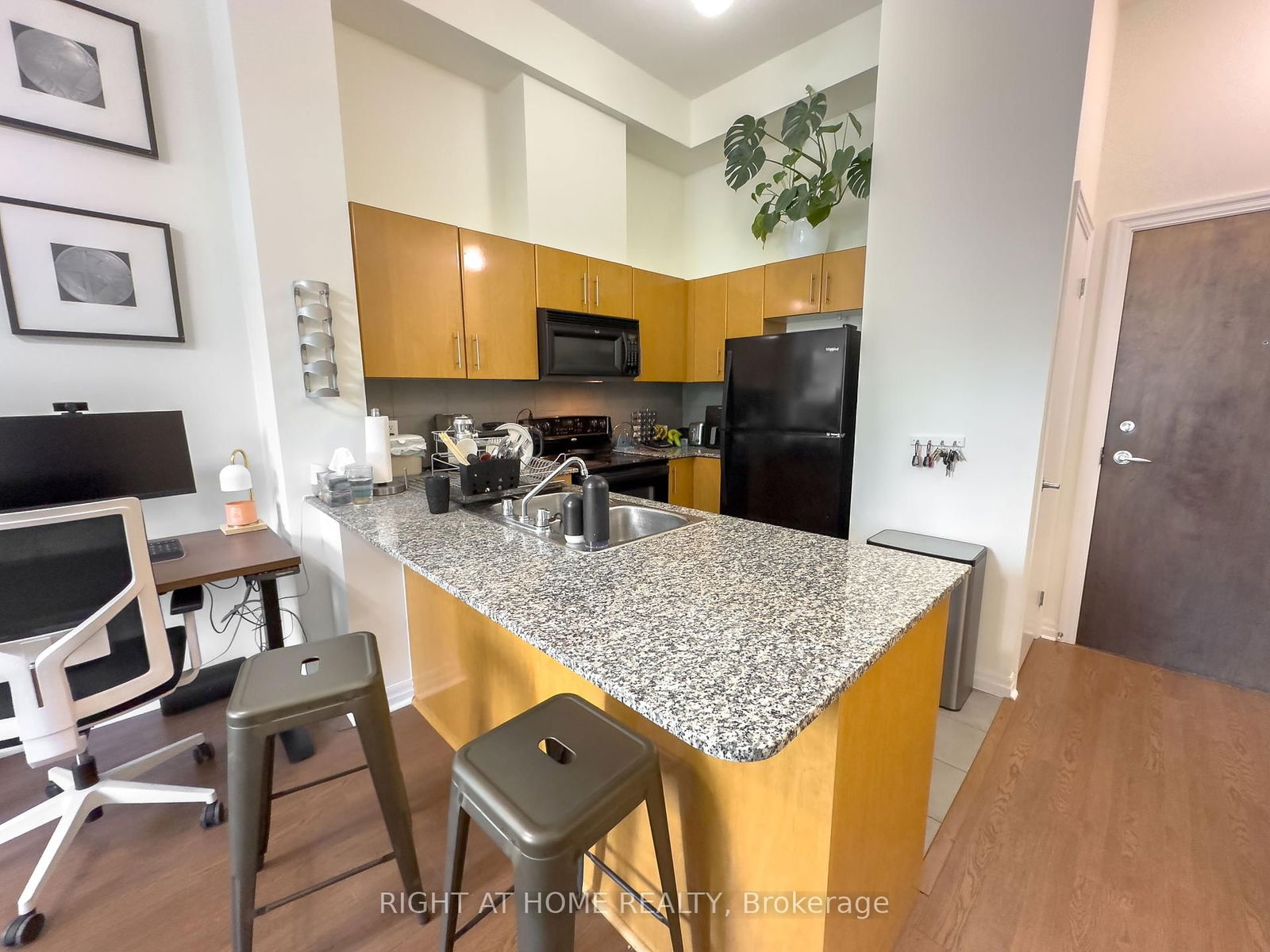 16 Yonge St, unit 210 for rent