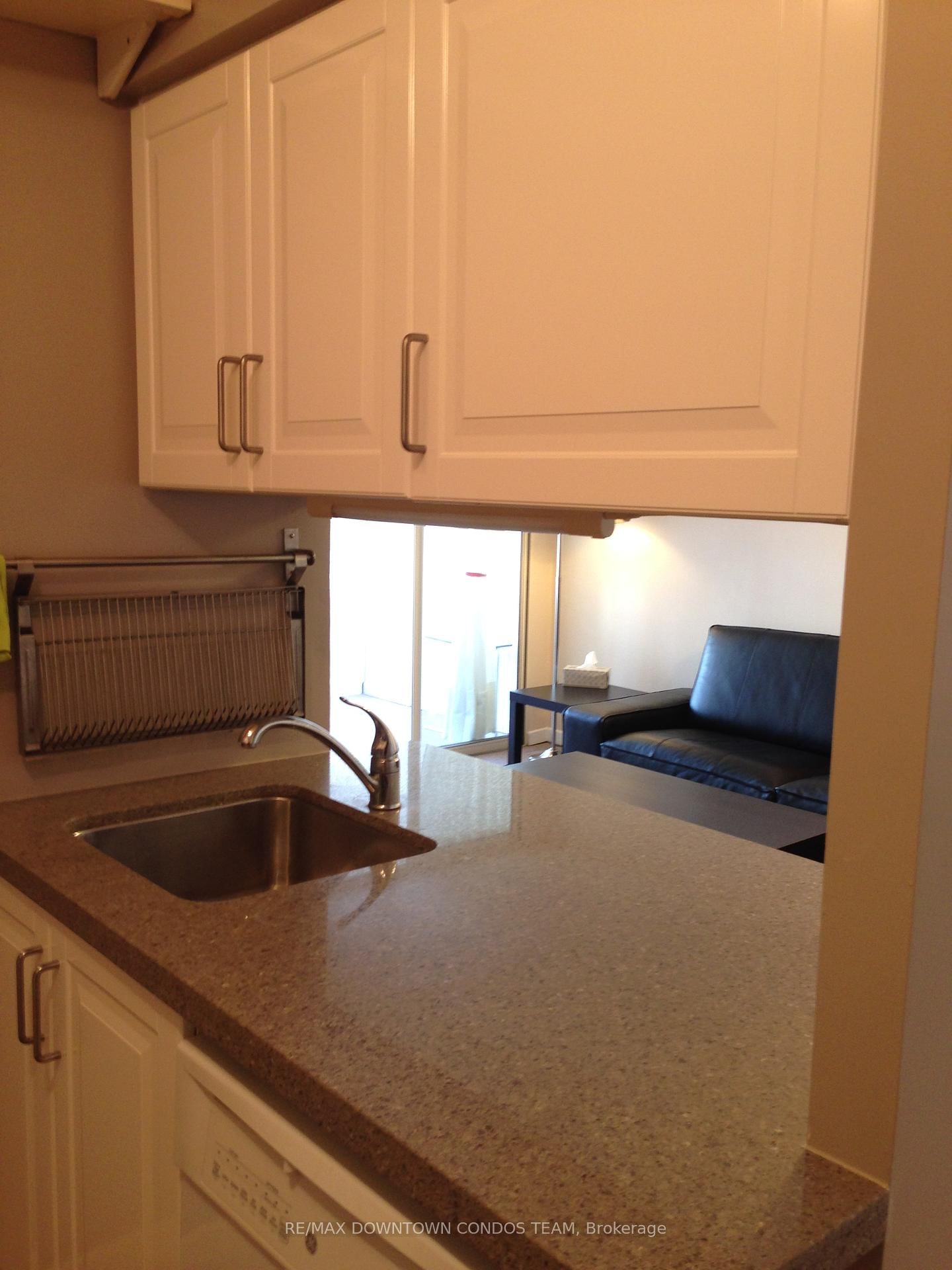 44 St Joseph St, unit 1504 for rent