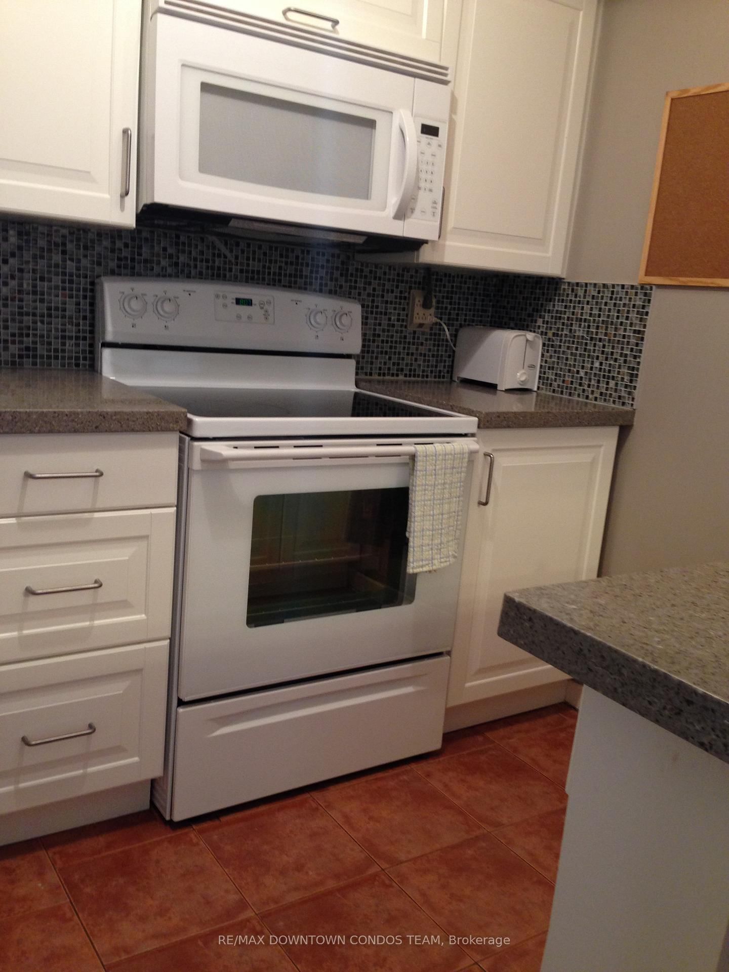 44 St Joseph St, unit 1504 for rent