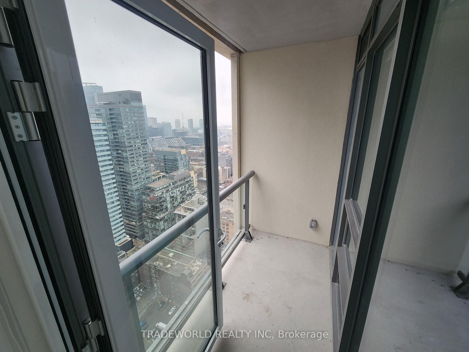 108 Peter St, unit 3606 for rent