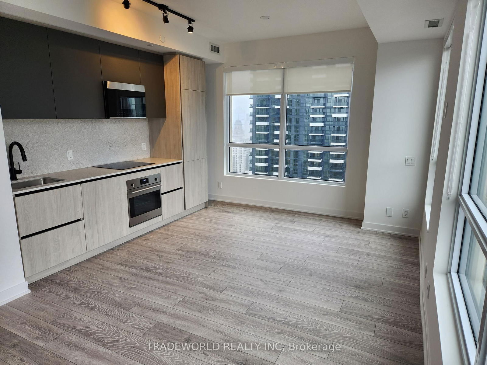 108 Peter St, unit 3606 for rent