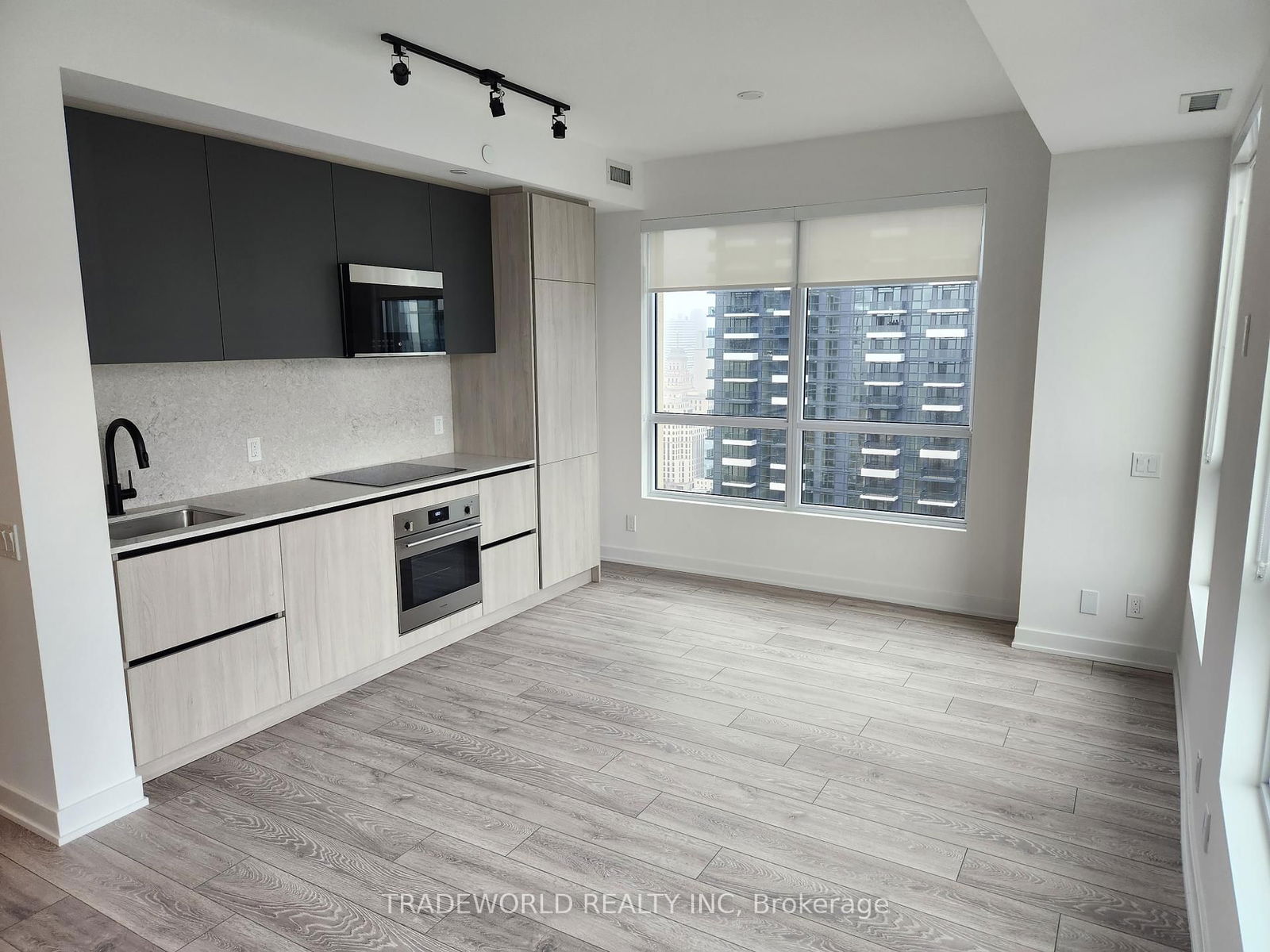 108 Peter St, unit 3606 for rent