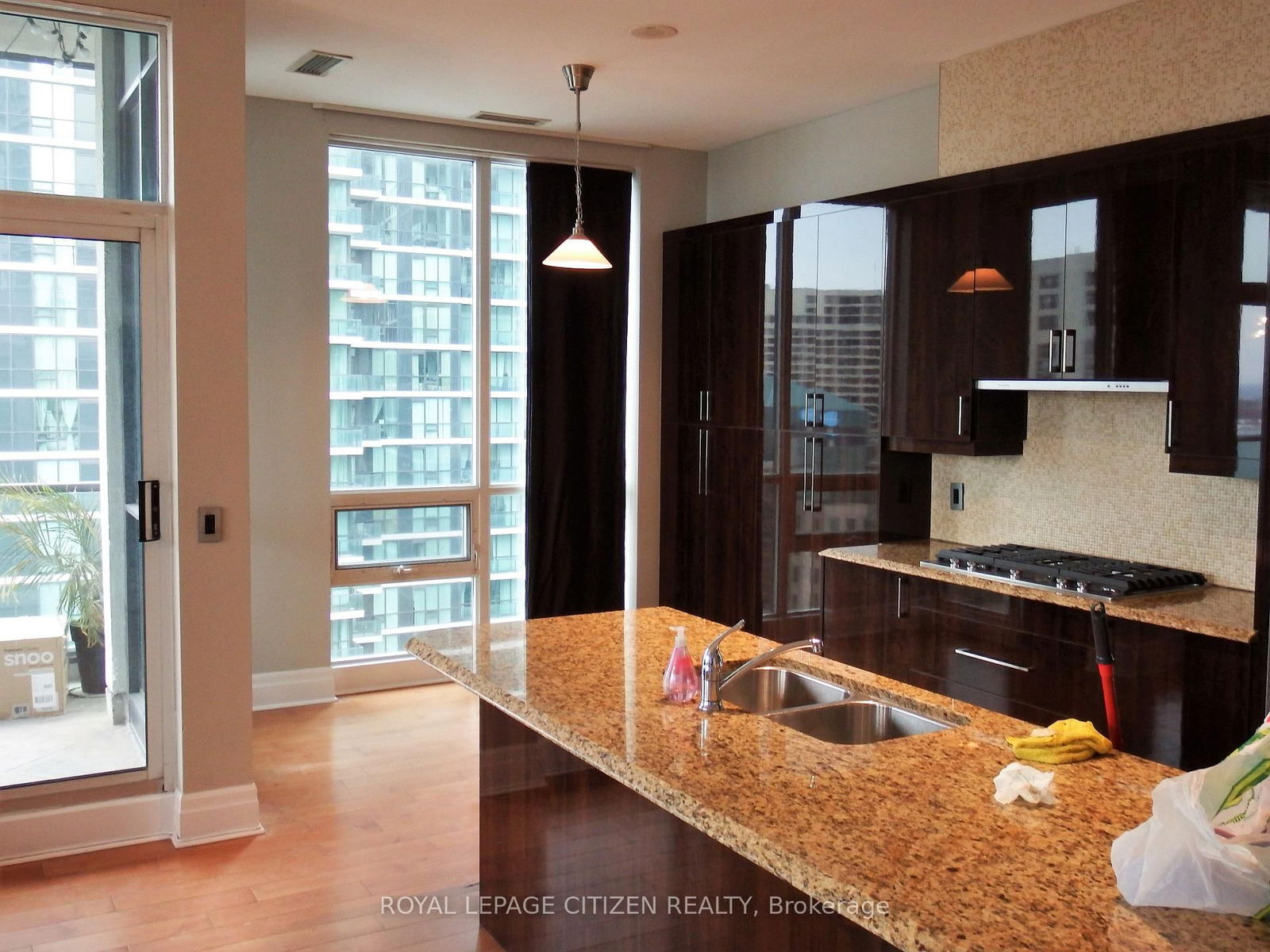 12 Yonge St, unit 2905 for rent