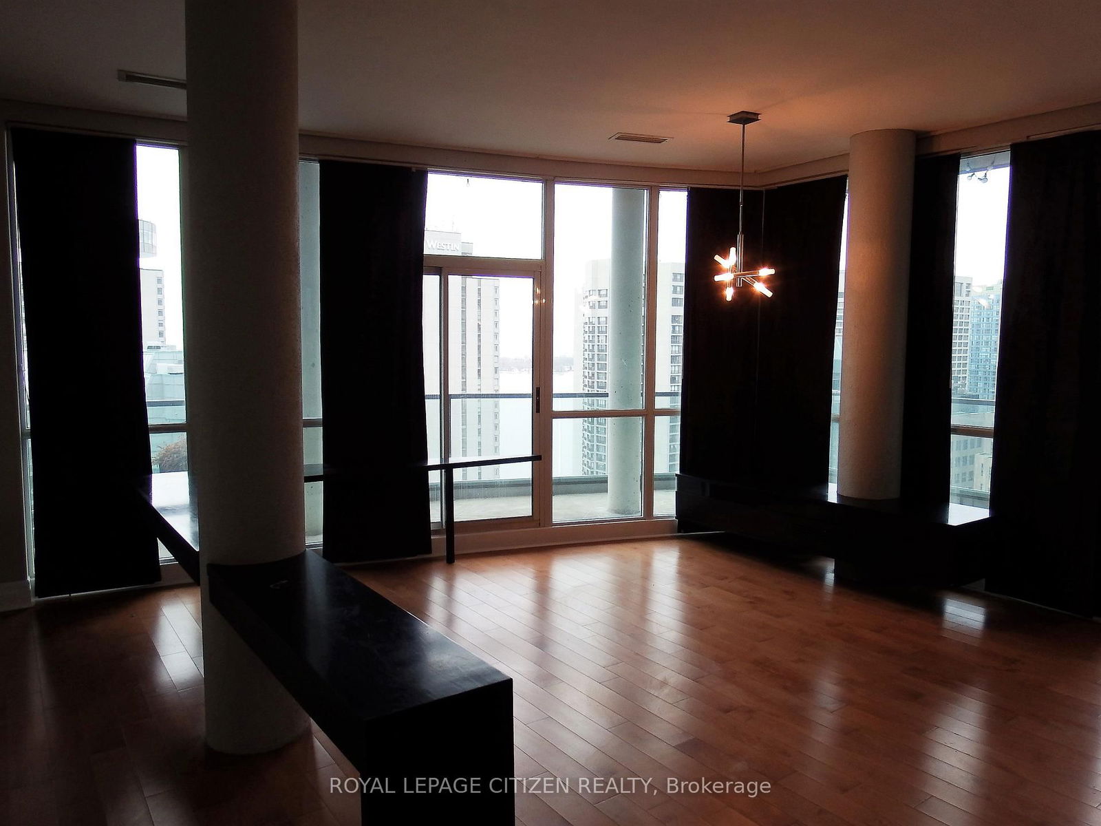 12 Yonge St, unit 2905 for rent