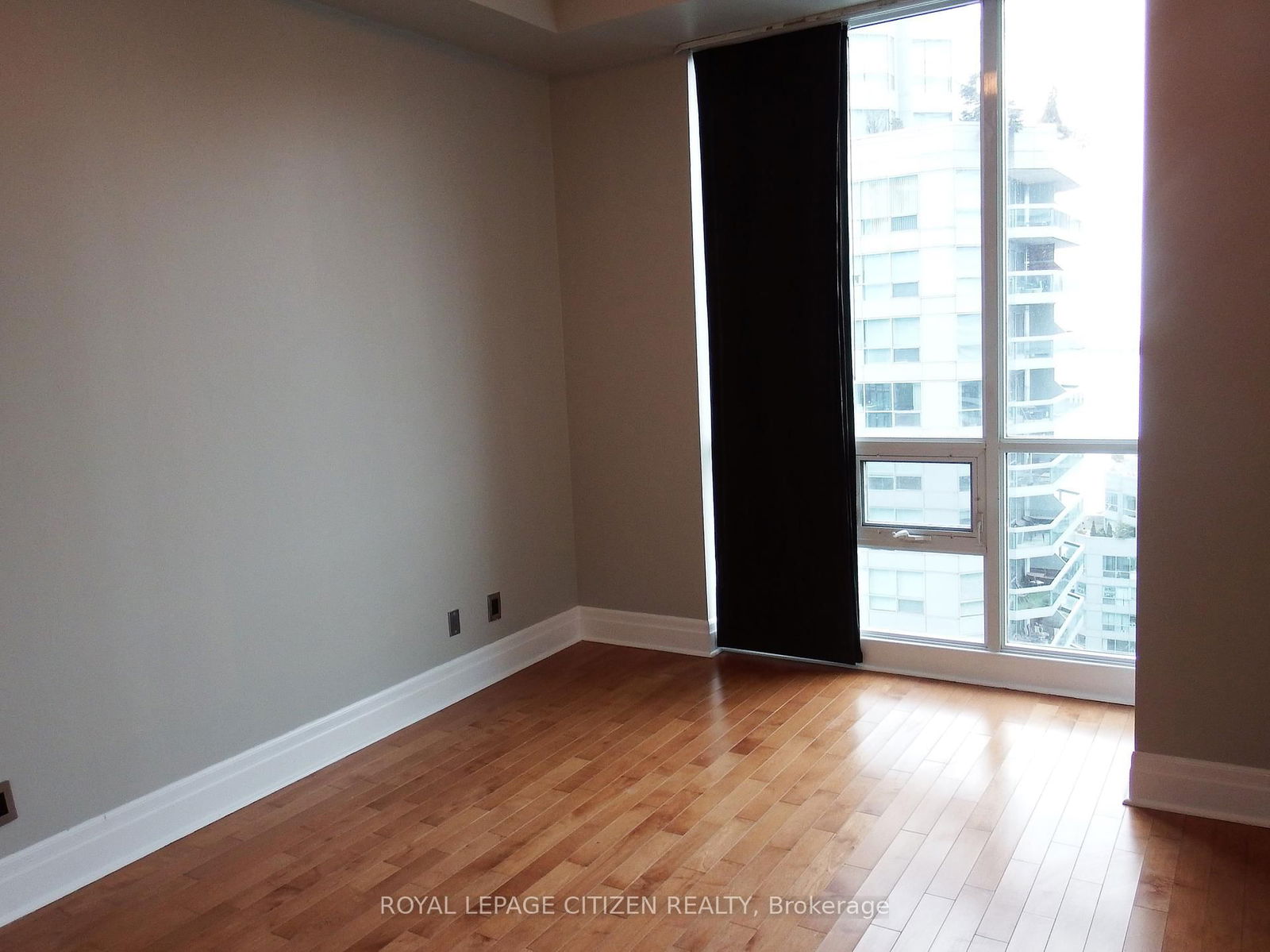 12 Yonge St, unit 2905 for rent