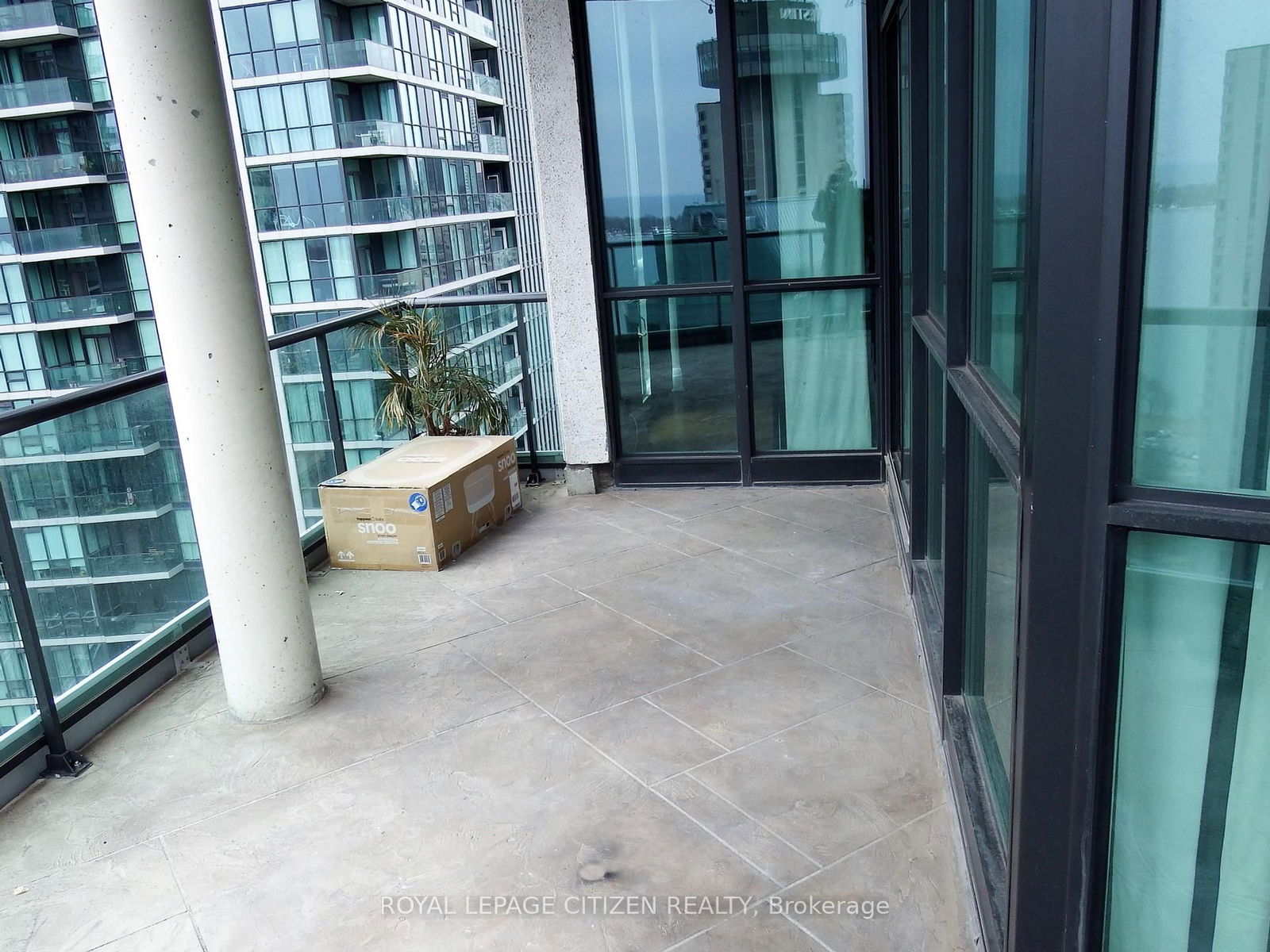 12 Yonge St, unit 2905 for rent