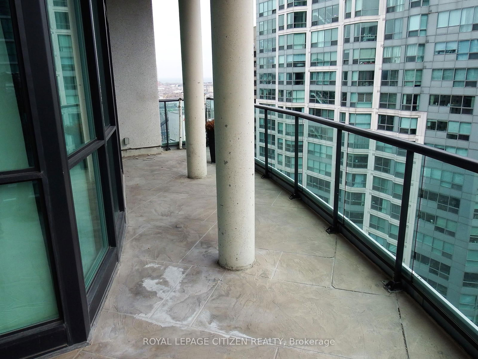 12 Yonge St, unit 2905 for rent