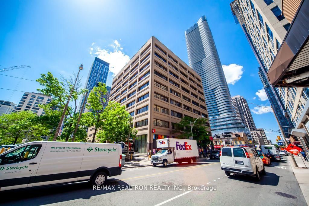 555 Yonge St, unit #309 for sale