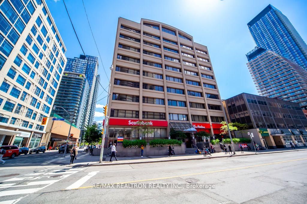 555 Yonge St, unit #309 for sale