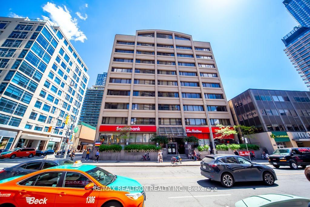 555 Yonge St, unit #309 for sale