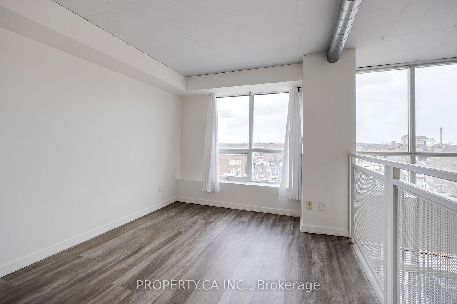 800 King St W, unit 818 for rent