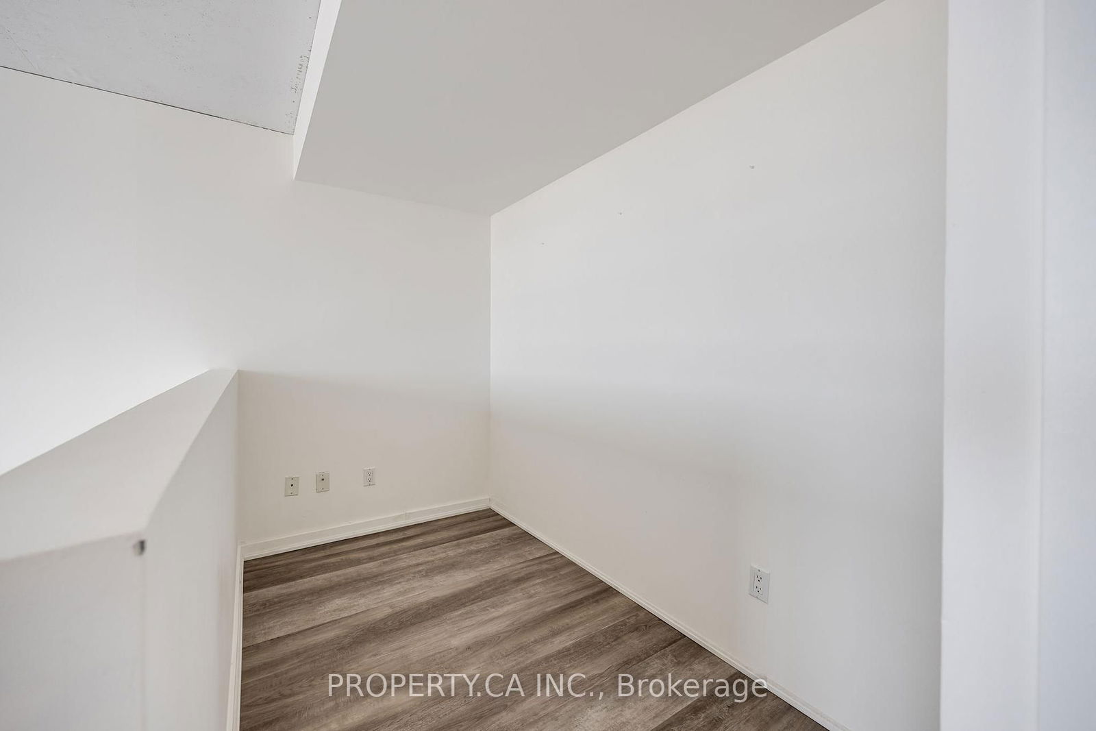 800 King St W, unit 818 for rent