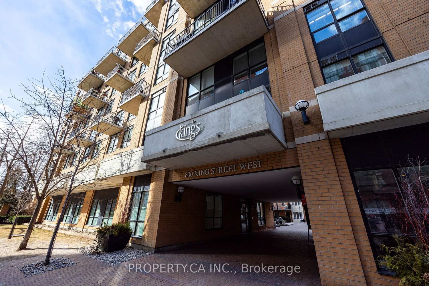 800 King St W, unit 818 for rent