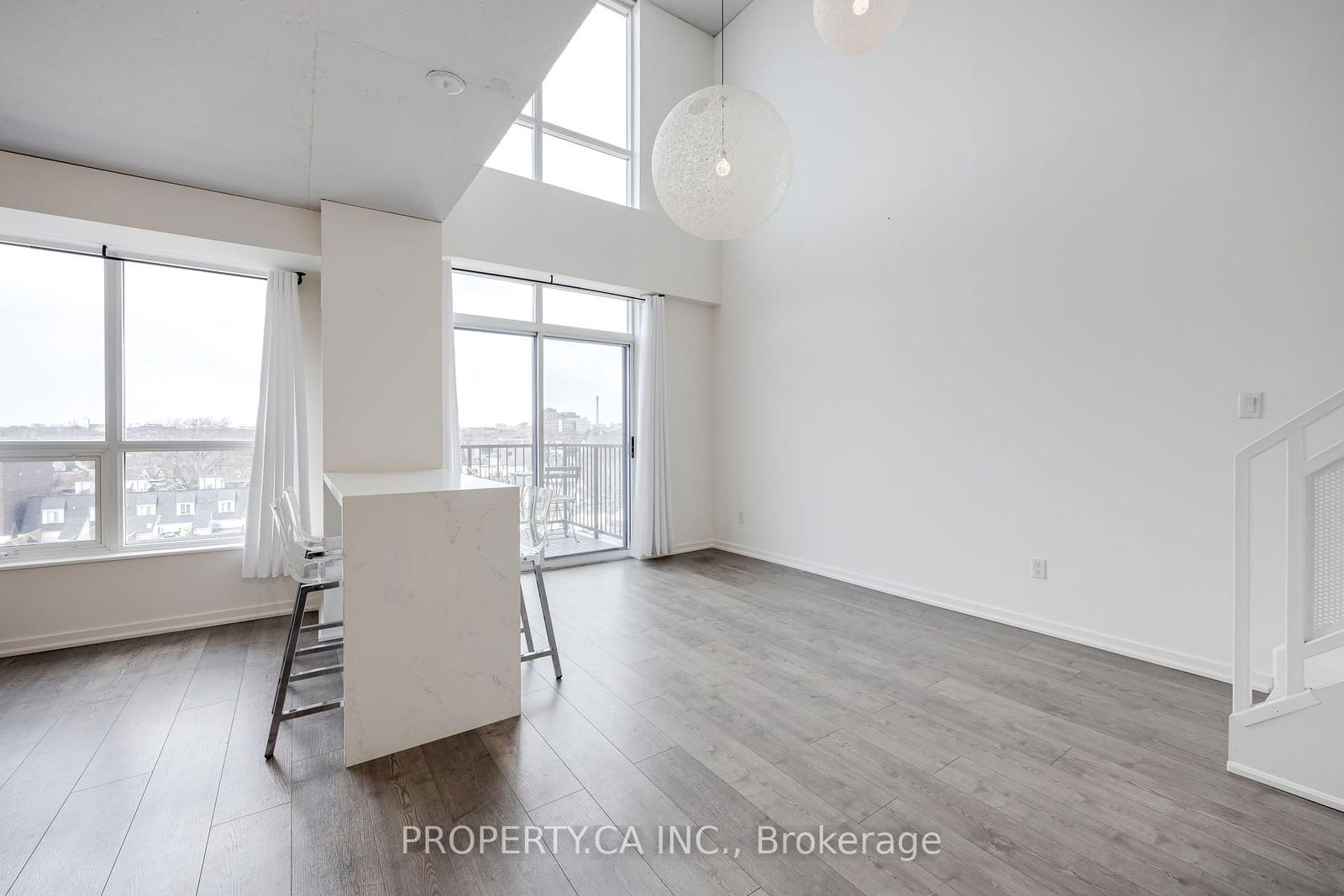 800 King St W, unit 818 for rent