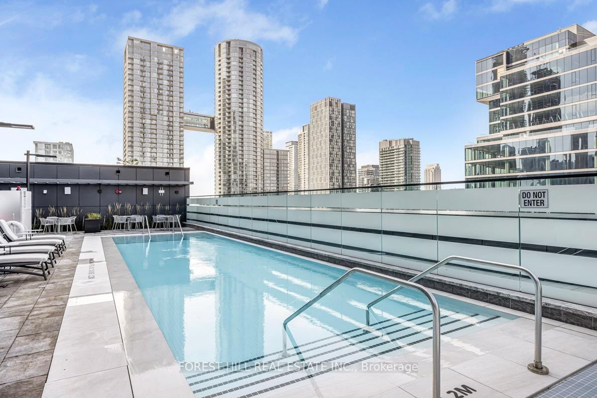 480 Front St W, unit 1302 for sale