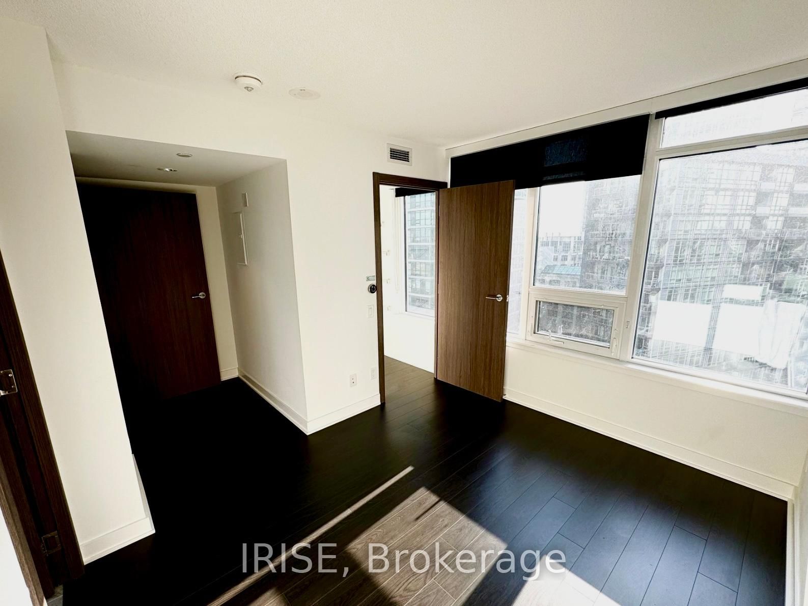 19 Bathurst St, unit 1512 for rent