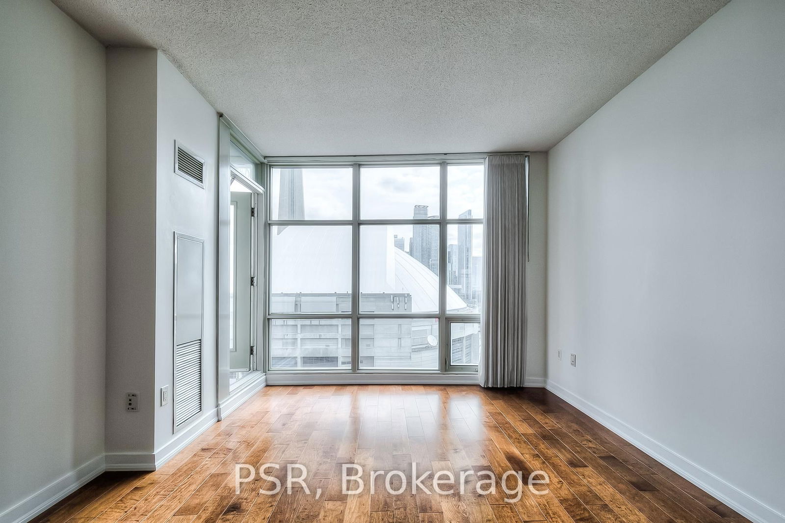 10 Navy Wharf Crt, unit 1907 for rent