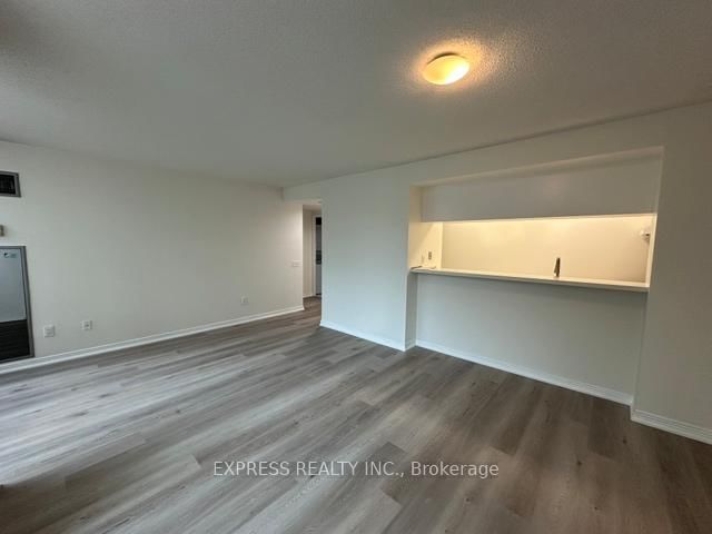 942 Yonge St, unit 512 for rent