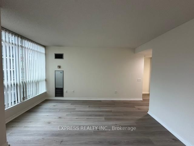 942 Yonge St, unit 512 for rent