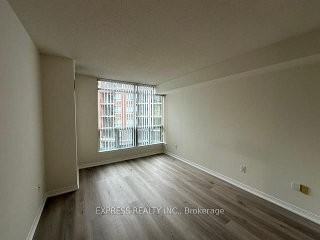 942 Yonge St, unit 512 for rent