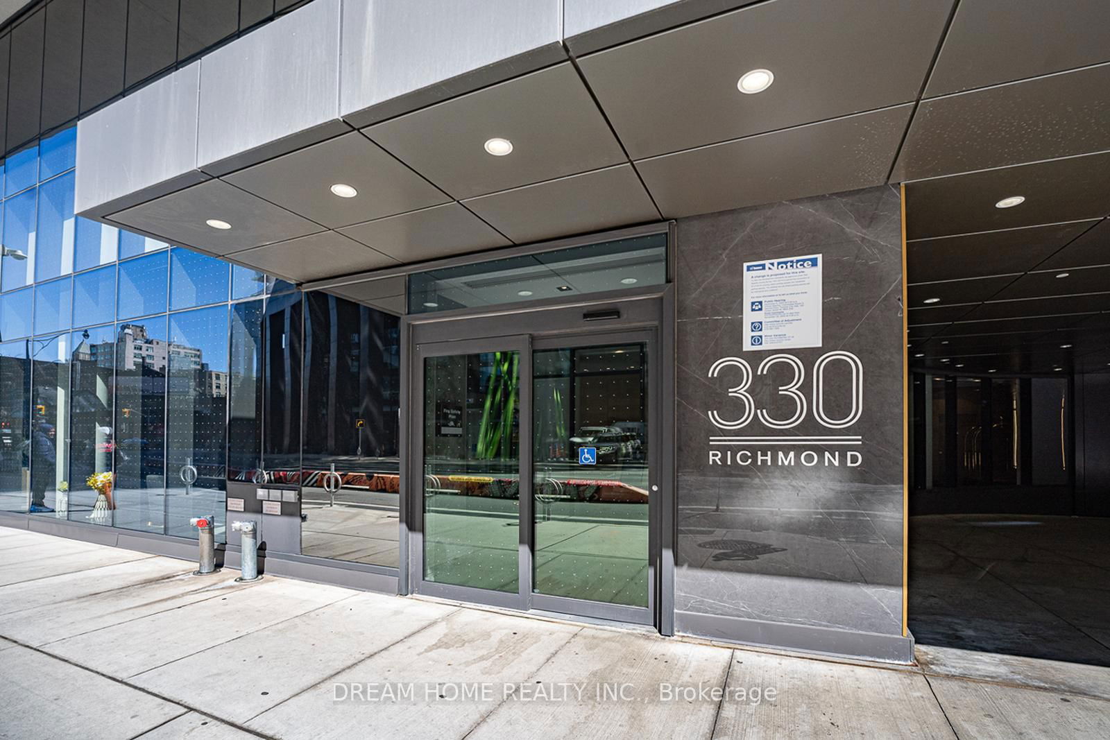 330 Richmond St W, unit 1717 for sale