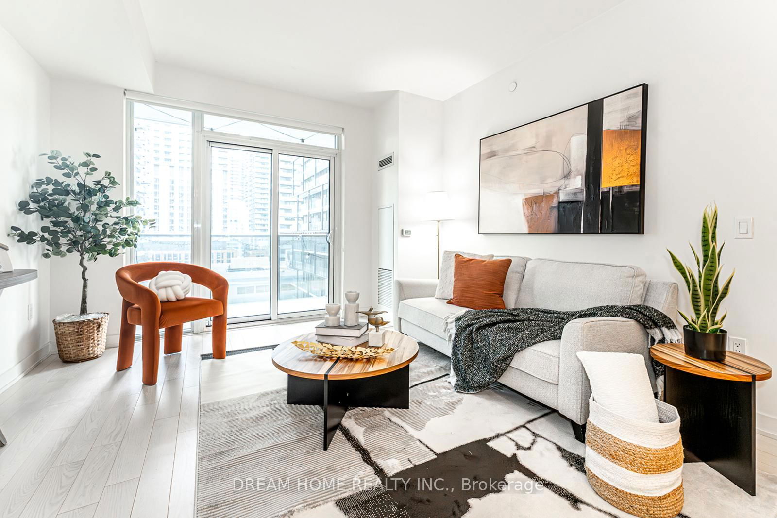 330 Richmond St W, unit 1717 for sale