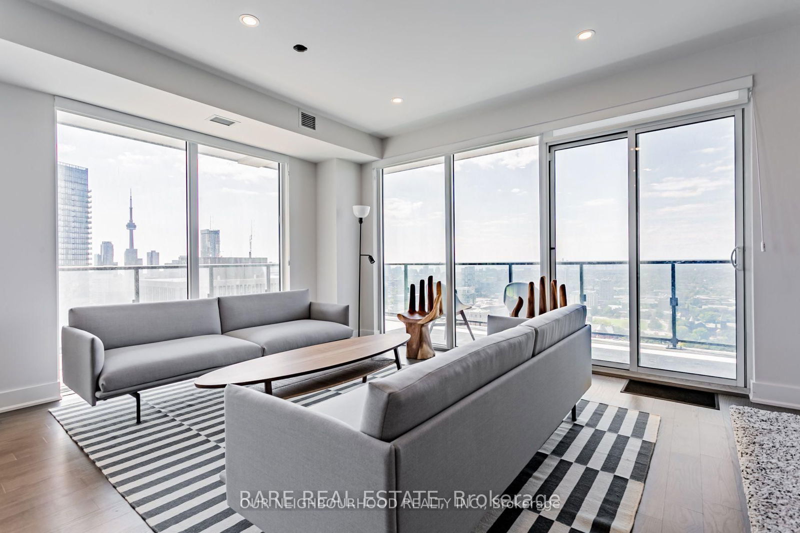 955 Bay St, unit 3402 for rent